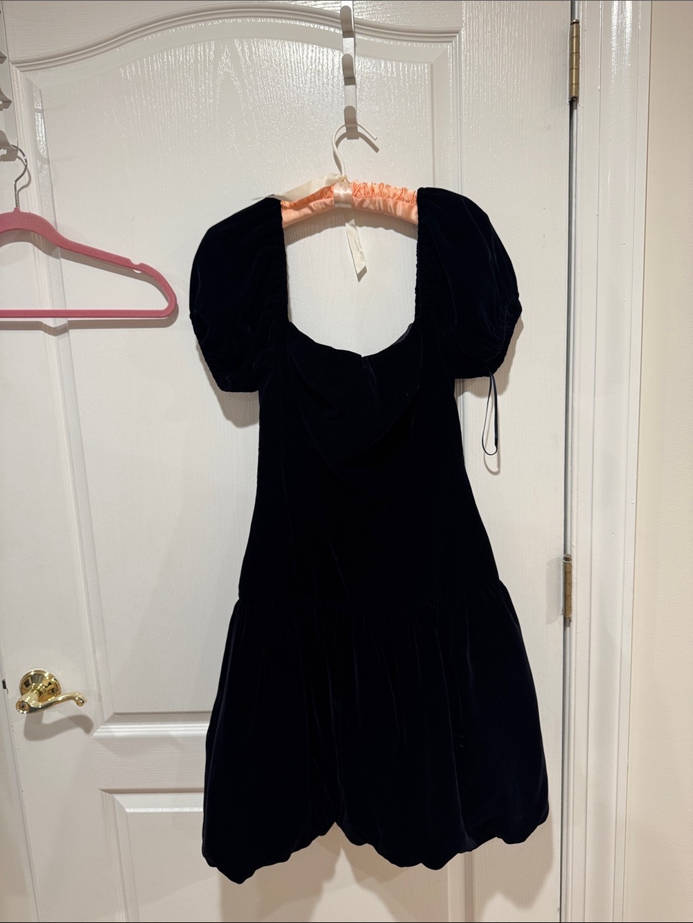 Women's Black Velvet Puff-Sleeve Dress